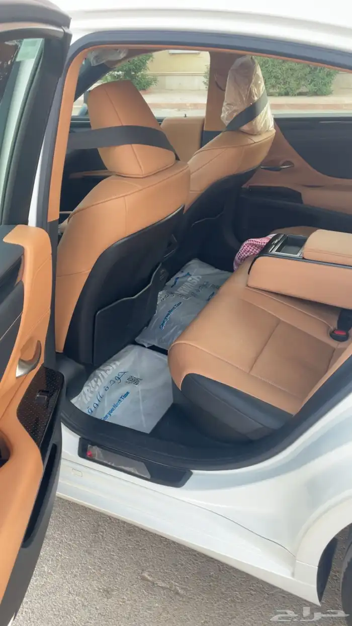 لكزس ES300 البدي والمحركات وكاله 2023 سعودي 10