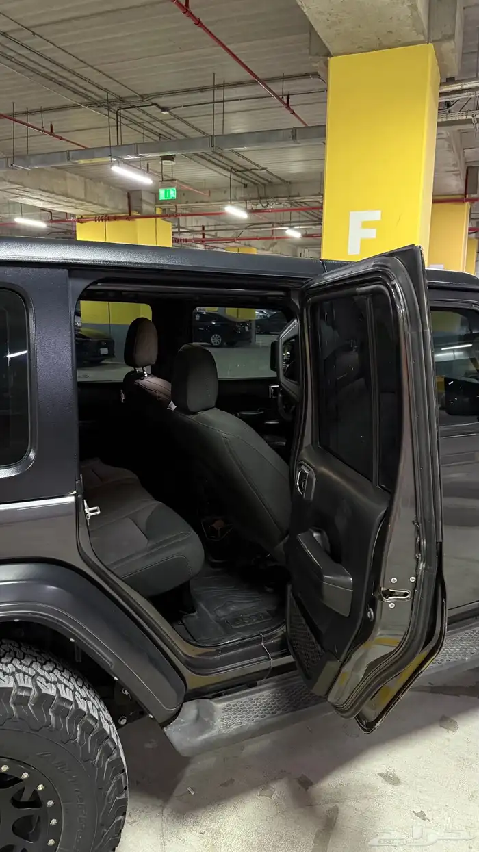 للبيع جيب رانجلر نظيف جدا 5