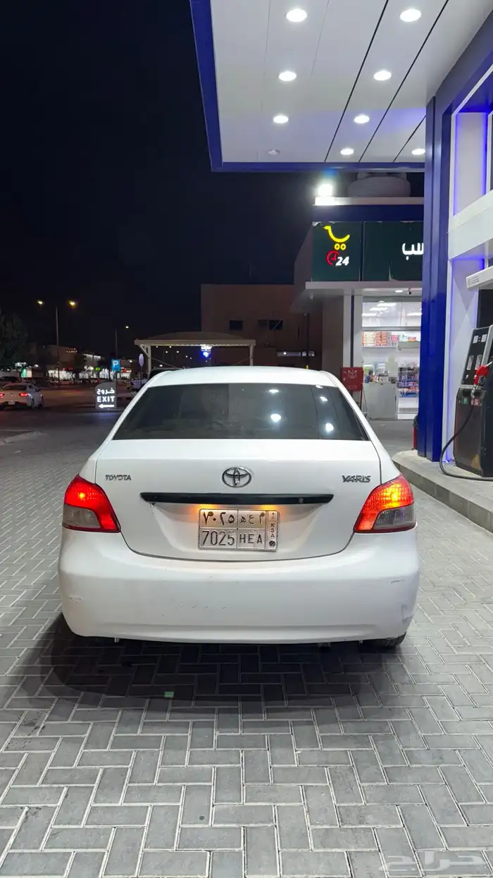 للبيع يارس 2009 نظيف 4