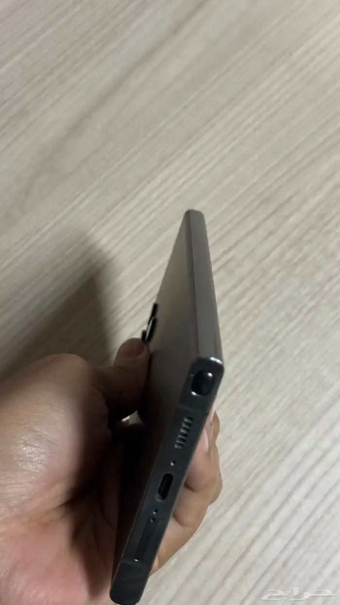 samsung s 23 ultra  يشبه جديد 1
