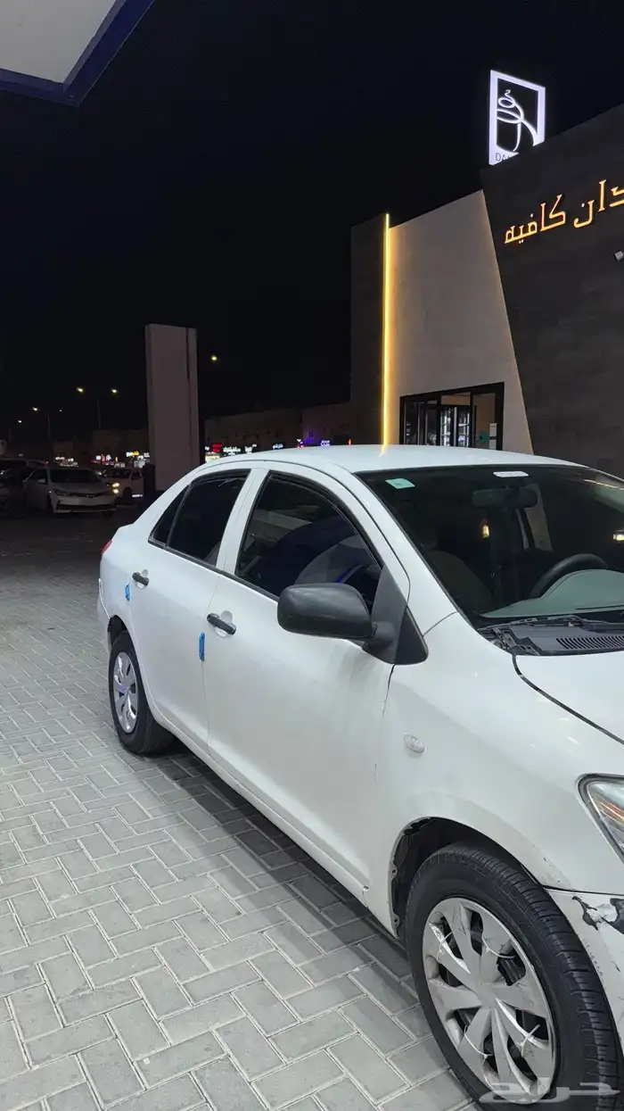 للبيع يارس 2009 نظيف 2