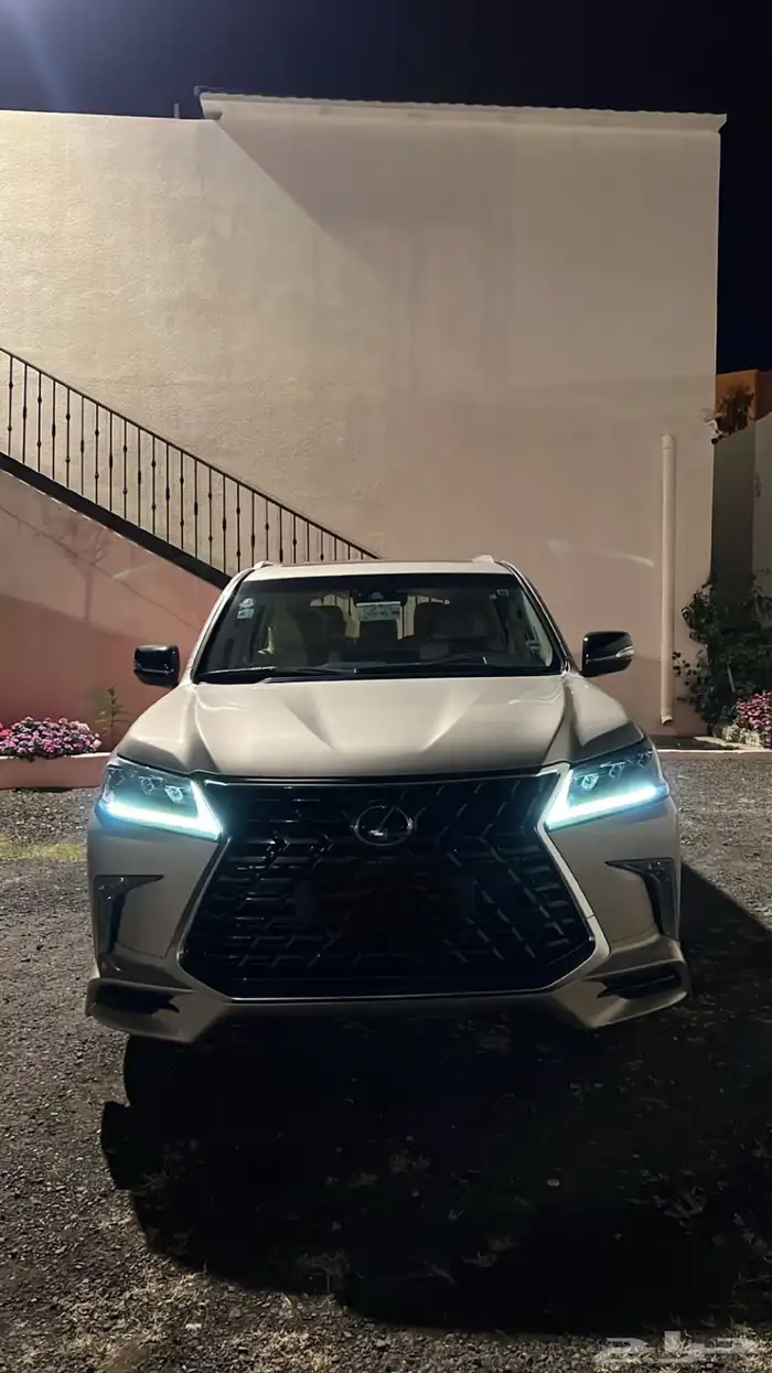 لكزس فل كامل DD اللون ذهبي LX 2016 1