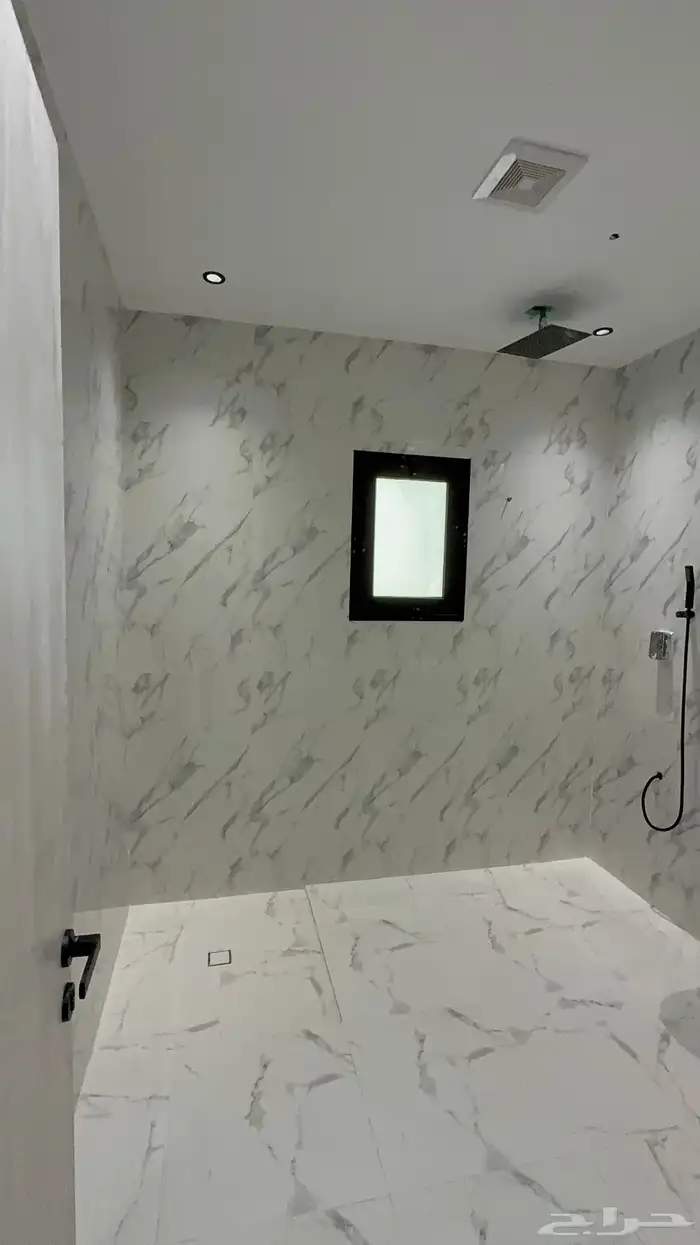 للبيع فيلا شبه منفصله 250 متر بالتاسع تصميم طيب 17