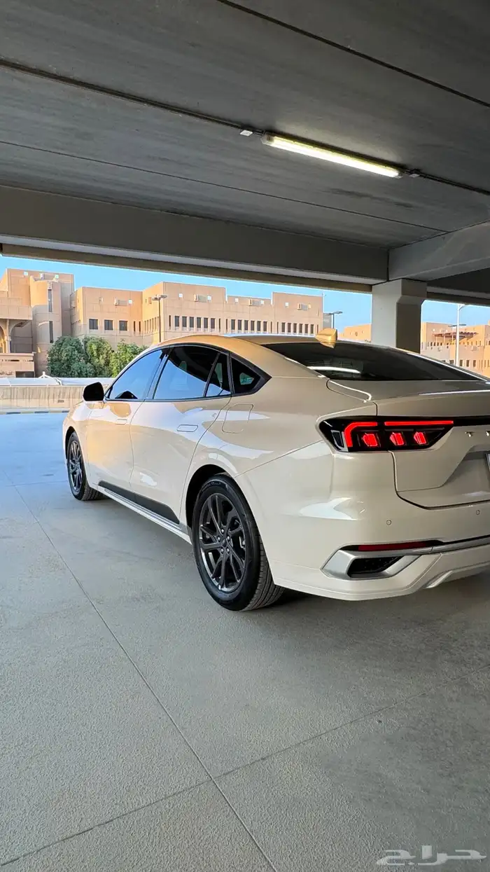 للبيع فورد تورس ترند 2025 2