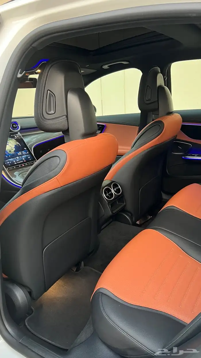 مرسيدس C300 موديل 2023 عداد 6 آلاف كيلو فقط 40