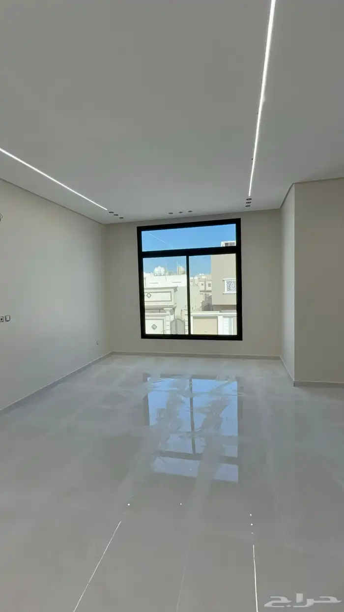 للبيع فيلا شبه منفصله 250 متر بالتاسع تصميم طيب 18