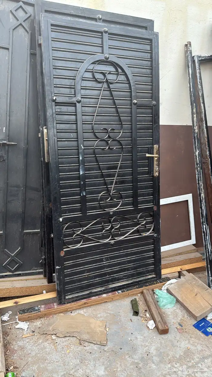 للبيع ابواب حديد مستعمل 2