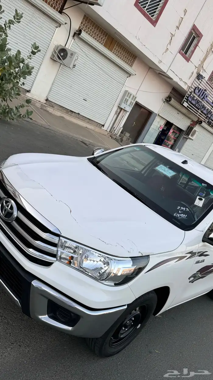 هايلوكس غماره بنزين 2023 4