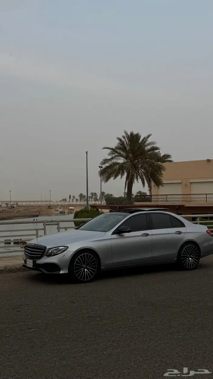 مرسيدس 2018 e300 نظيف 4