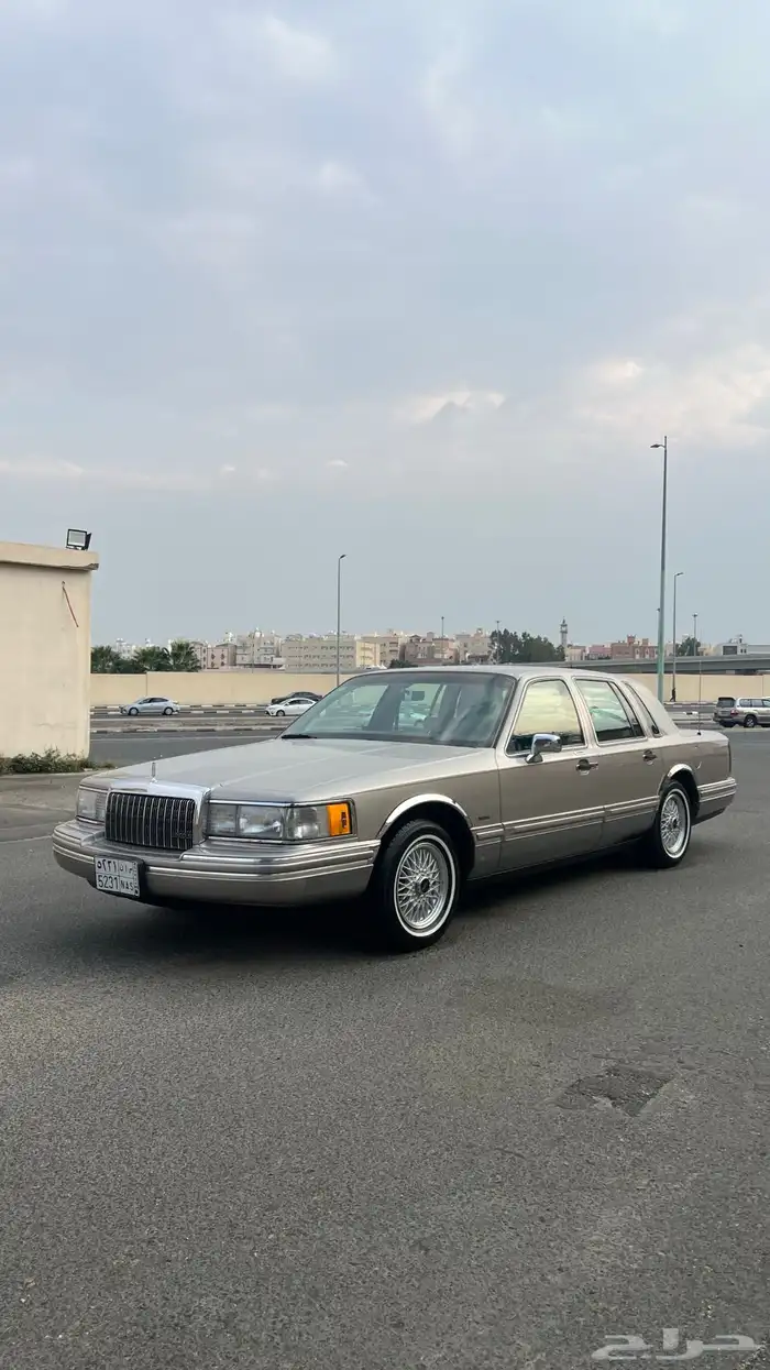 لينكون تاون كار 1994 مخزن 4