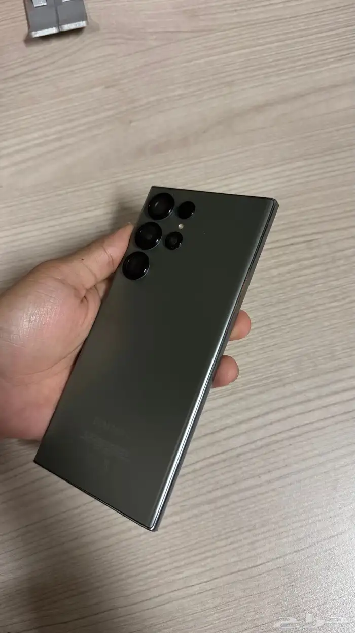 samsung s 23 ultra  يشبه جديد 4