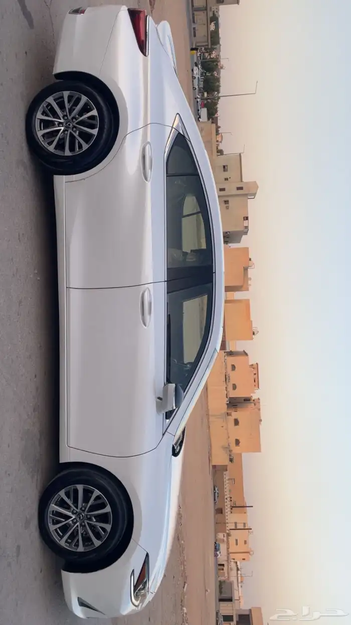لكزس ES300 البدي والمحركات وكاله 2023 سعودي 3