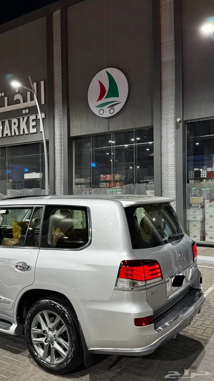 لكزس LX570 2014 فل DD 19