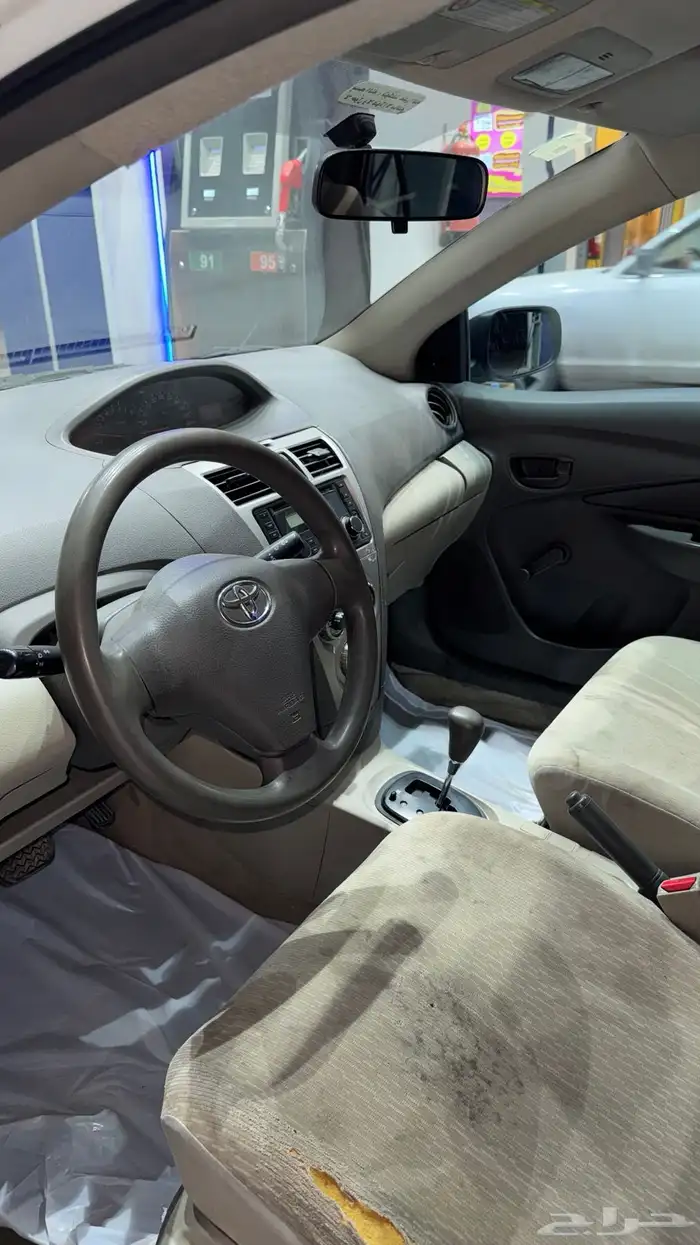 للبيع يارس 2009 نظيف 8