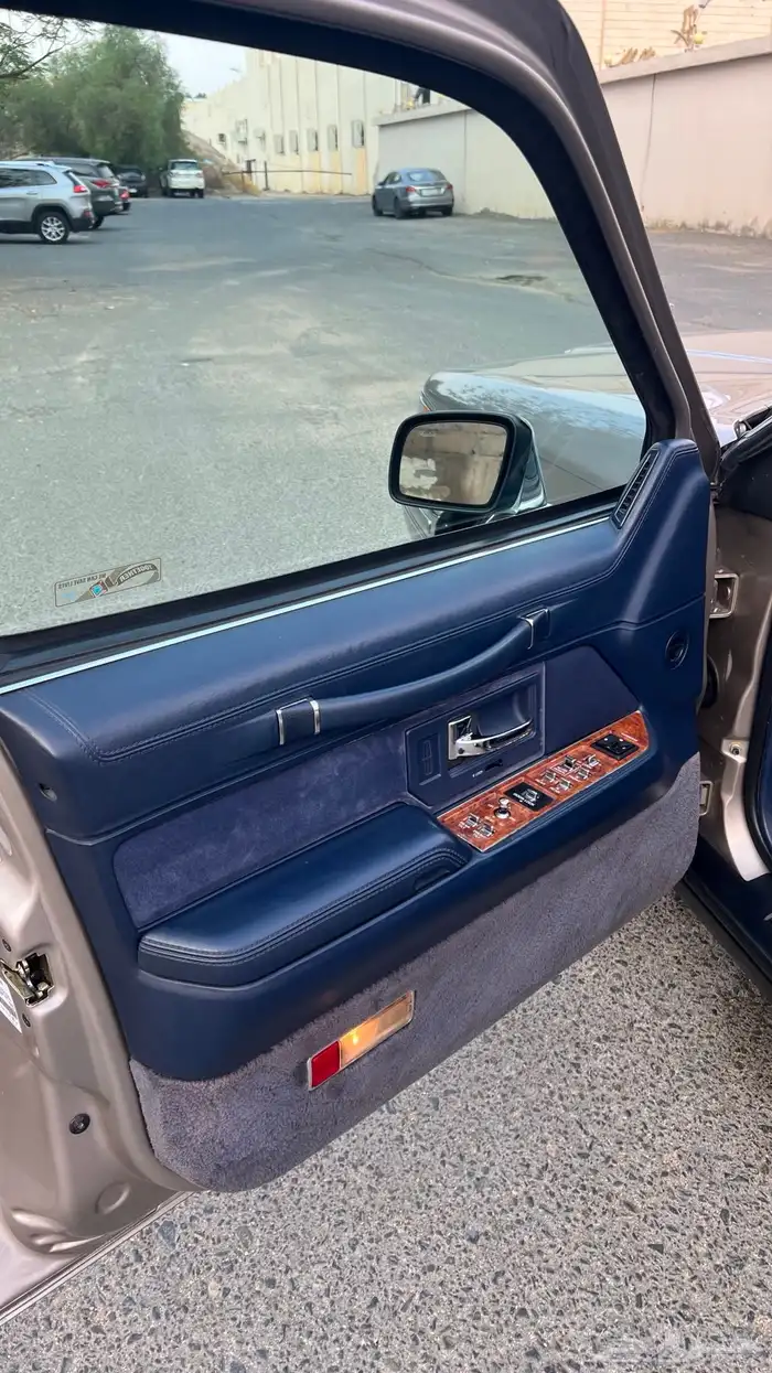 لينكون تاون كار 1994 مخزن 31