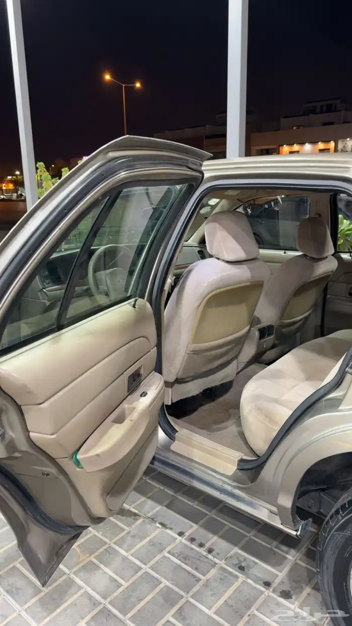 فورد فكتوريا للبدل سيارة حوض 1