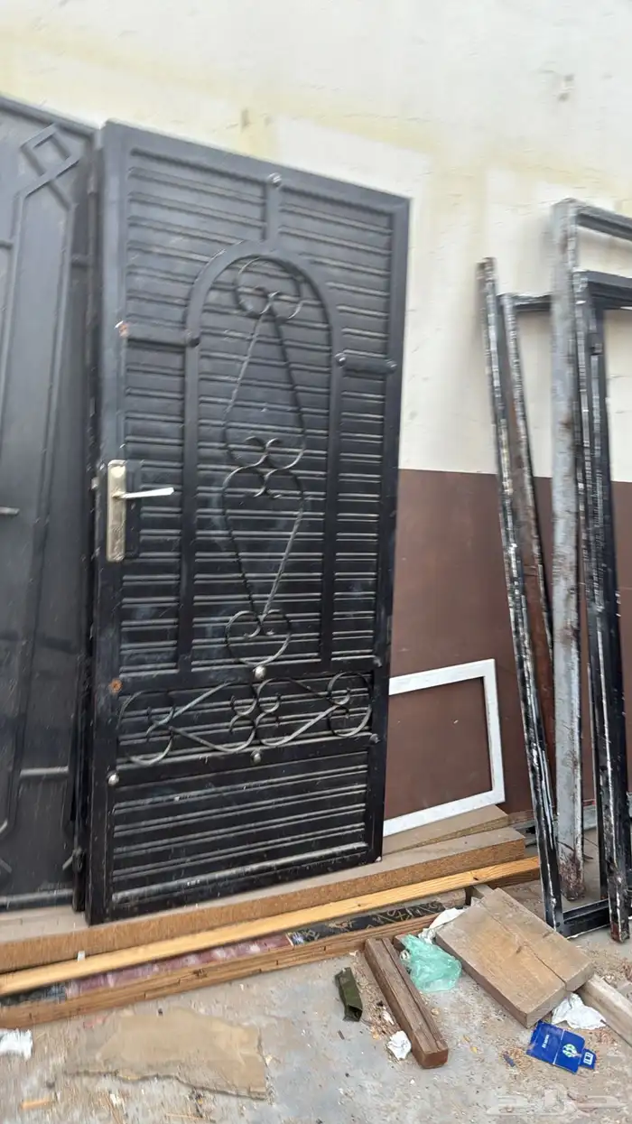 للبيع ابواب حديد مستعمل 3