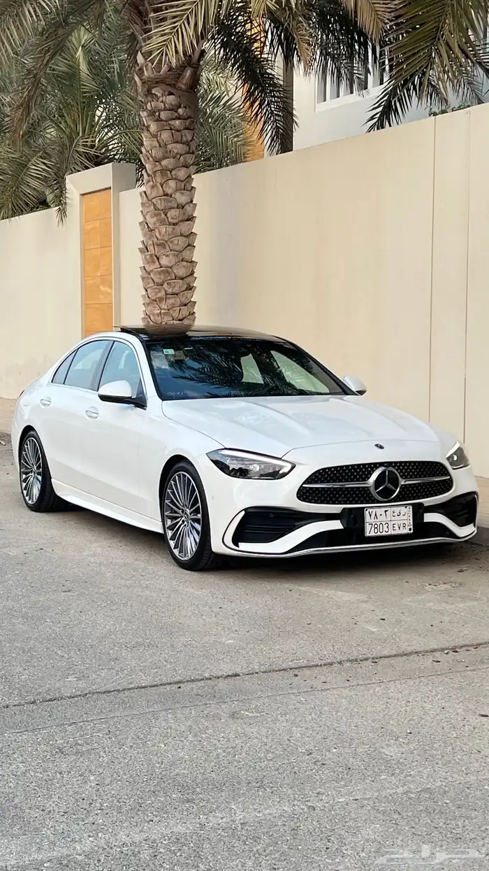 مرسيدس C300 موديل 2023 عداد 6 آلاف كيلو فقط 18