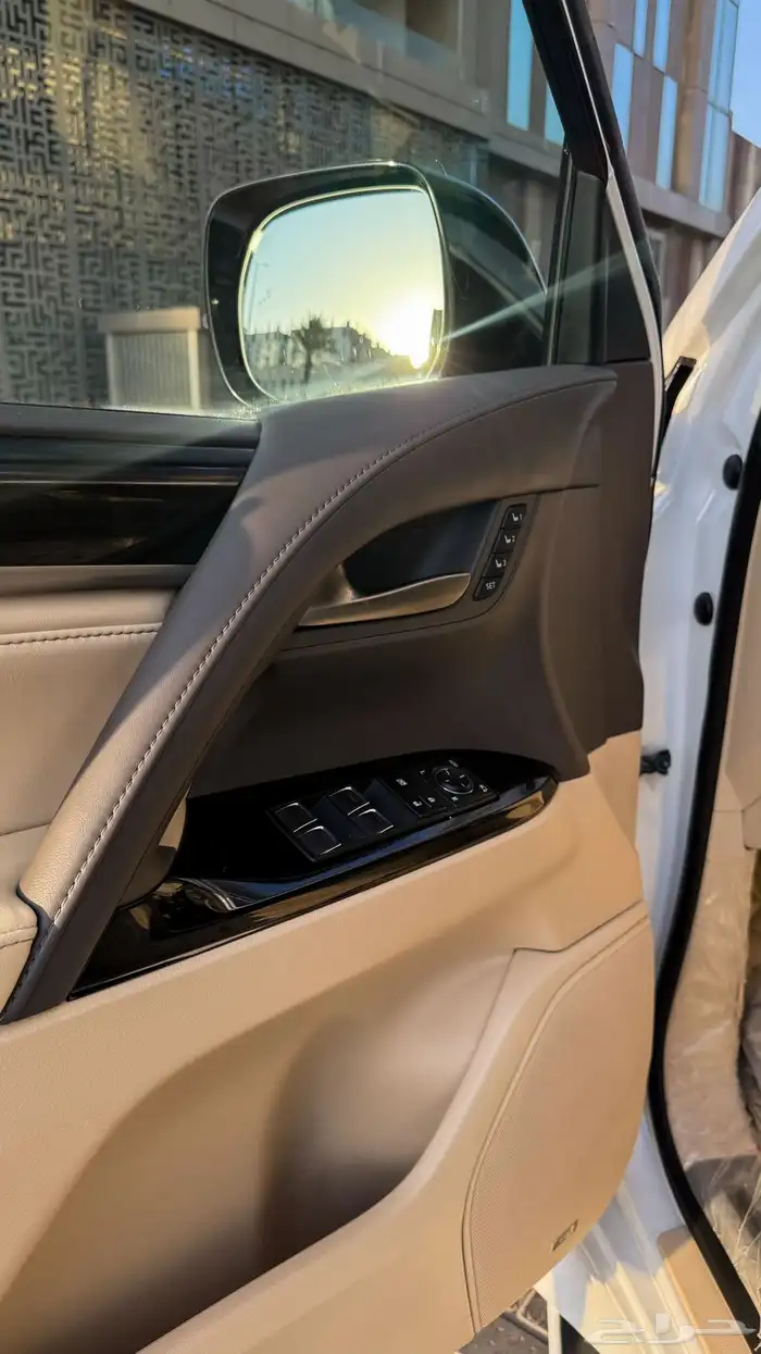 لكزس LX570 سعودي مخزن 2021 14