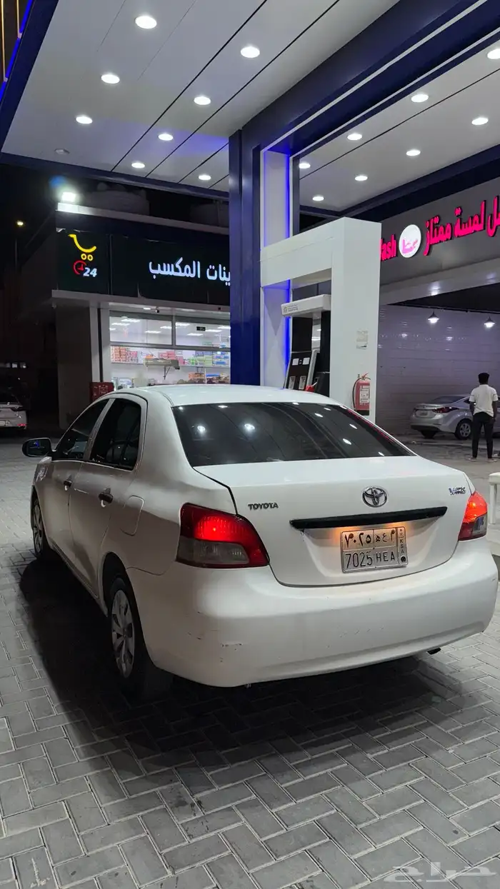 للبيع يارس 2009 نظيف 0