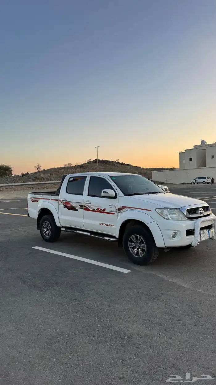 هايلكس 2011 دبل سعودي عبدالطيف جميل 0