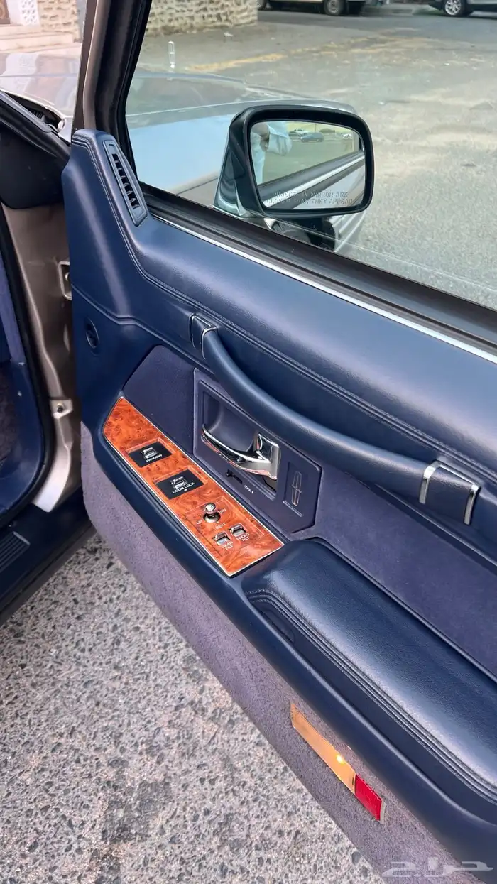 لينكون تاون كار 1994 مخزن 46