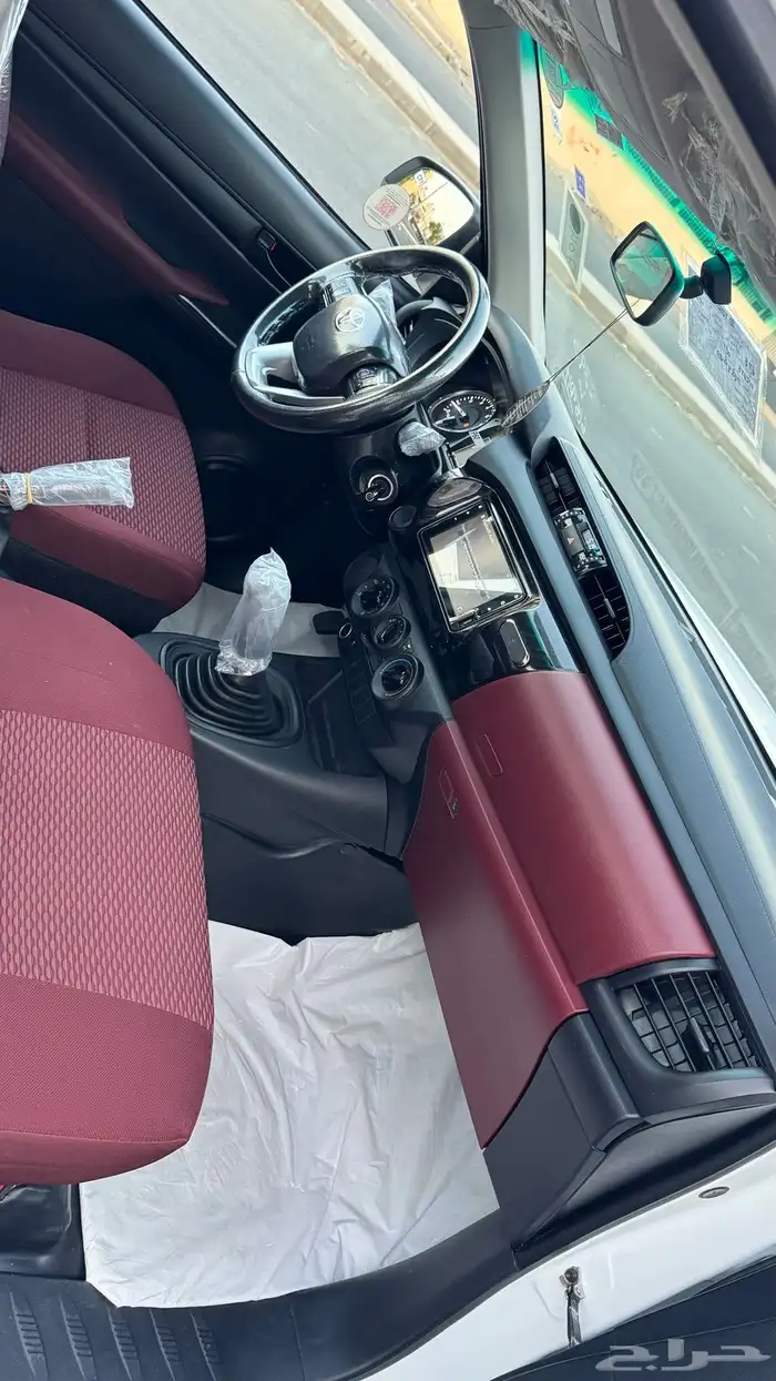 هايلوكس غماره بنزين 2023 13