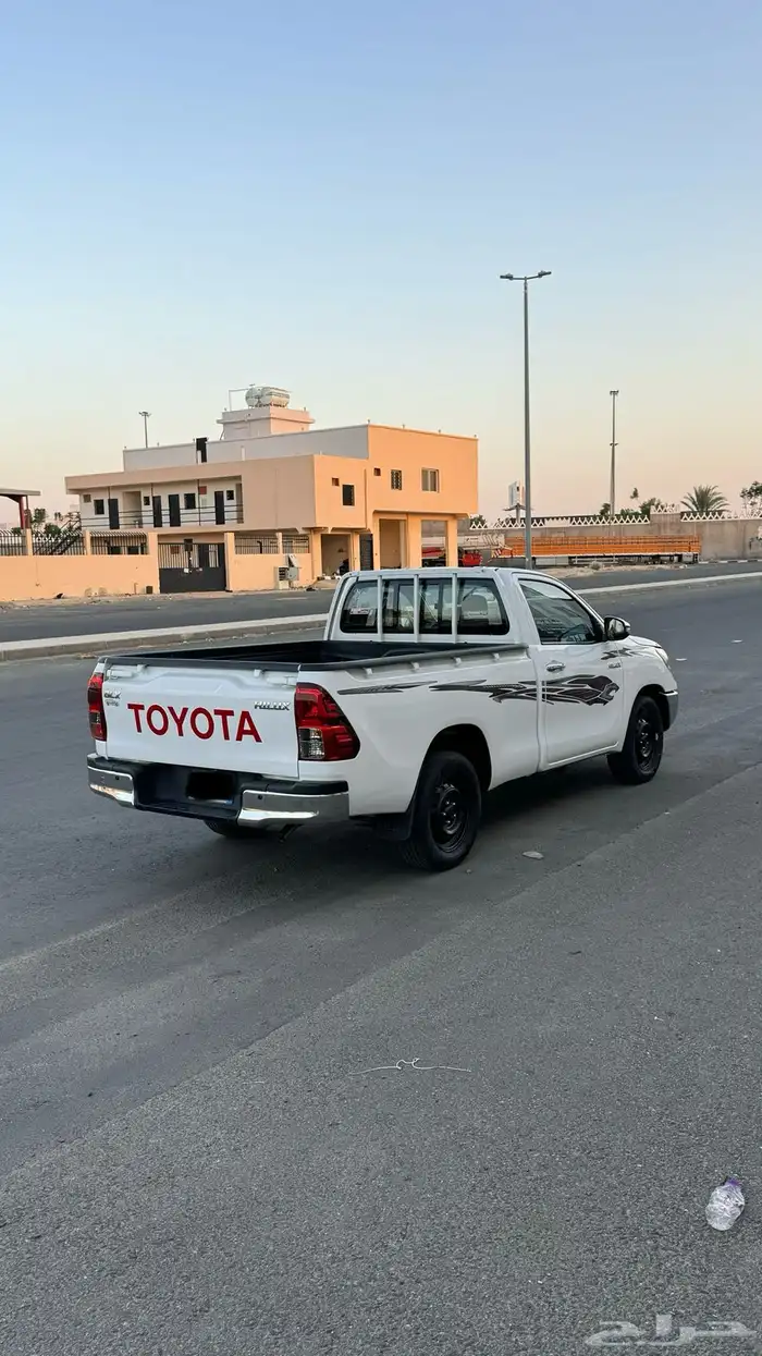 هايلوكس غماره بنزين 2023 3