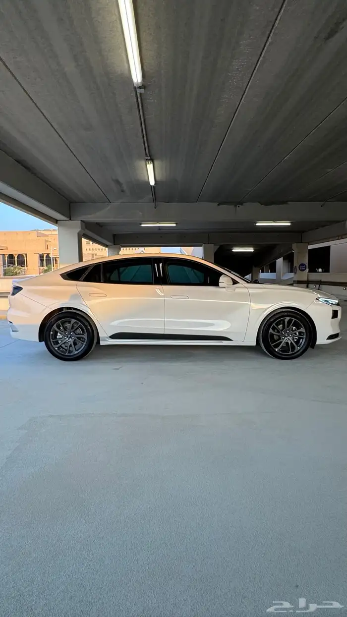 للبيع فورد تورس ترند 2025 1