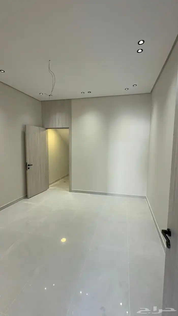 للبيع فيلا شبه منفصله 250 متر بالتاسع تصميم طيب 5