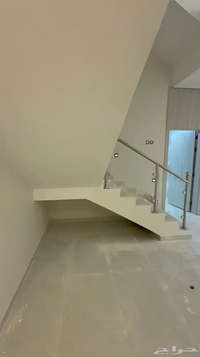 للبيع فيلا شبه منفصله 250 متر بالتاسع تصميم طيب 8