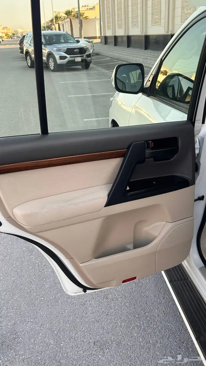 لاندكروزر 2018 8 سرندل GXR 14