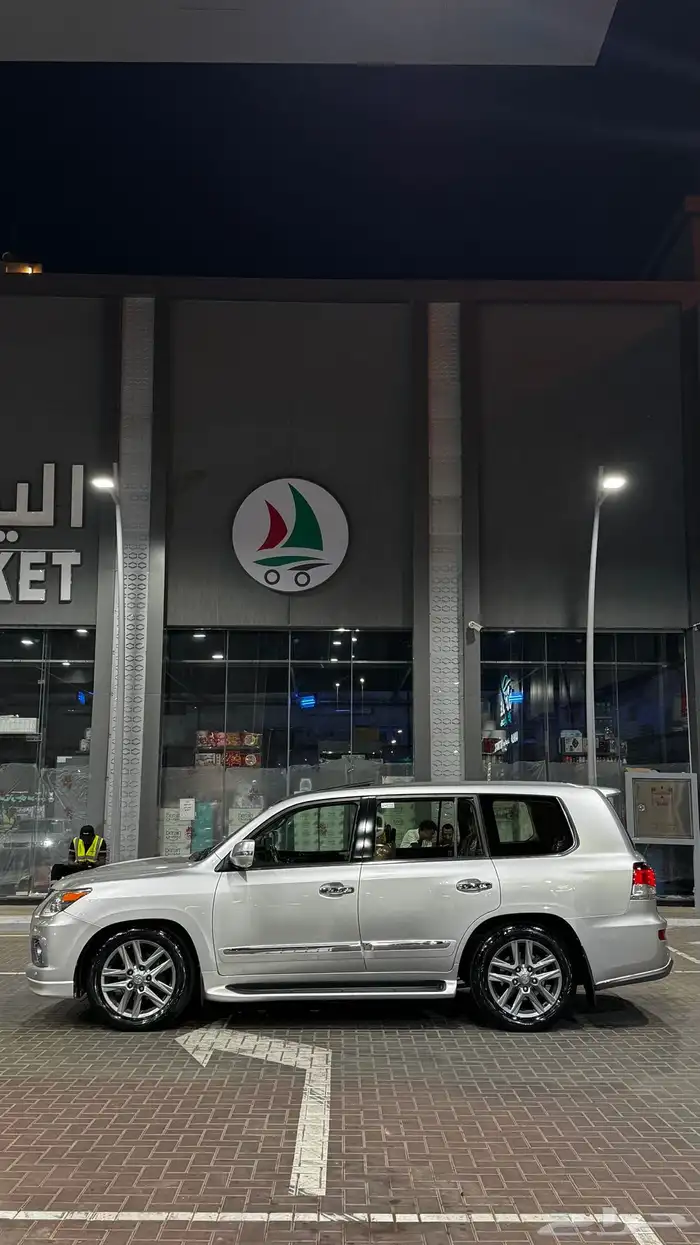 لكزس LX570 2014 فل DD 14