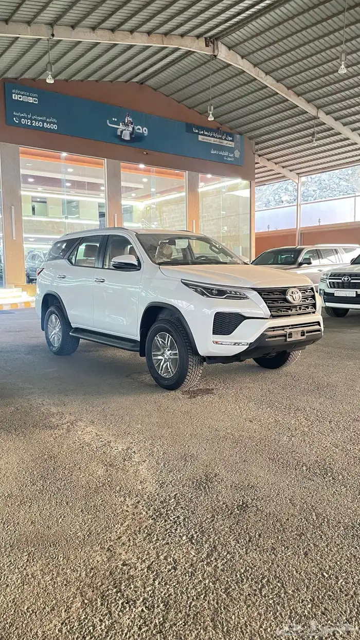 تويوتا فورتشنر بنزين - بدون دبل - 2025 2