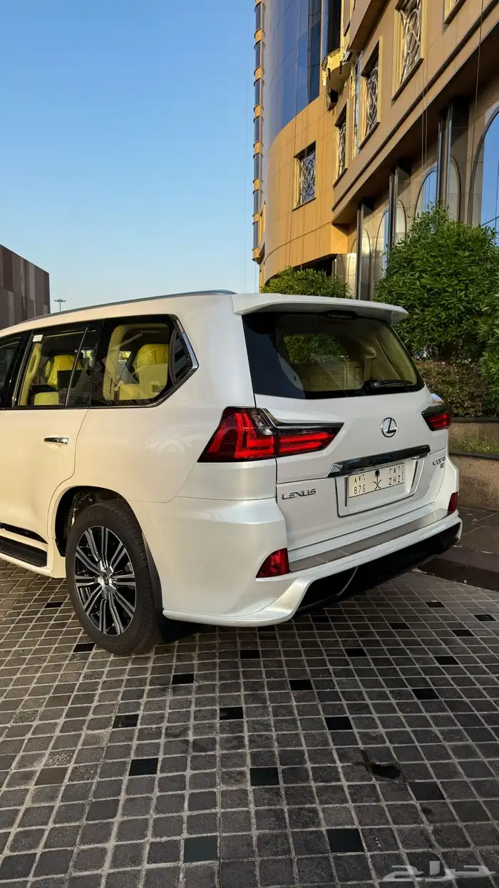 لكزس LX570 سعودي مخزن 2021 8