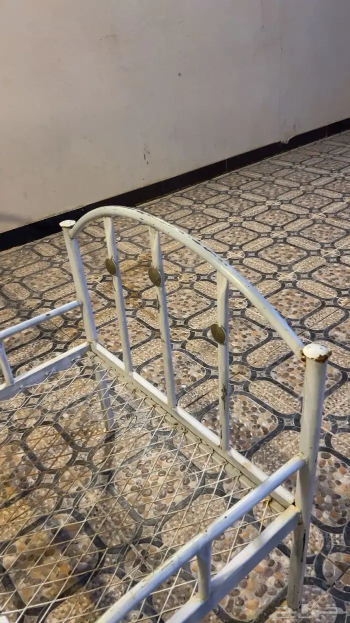 سرير أطفال 1