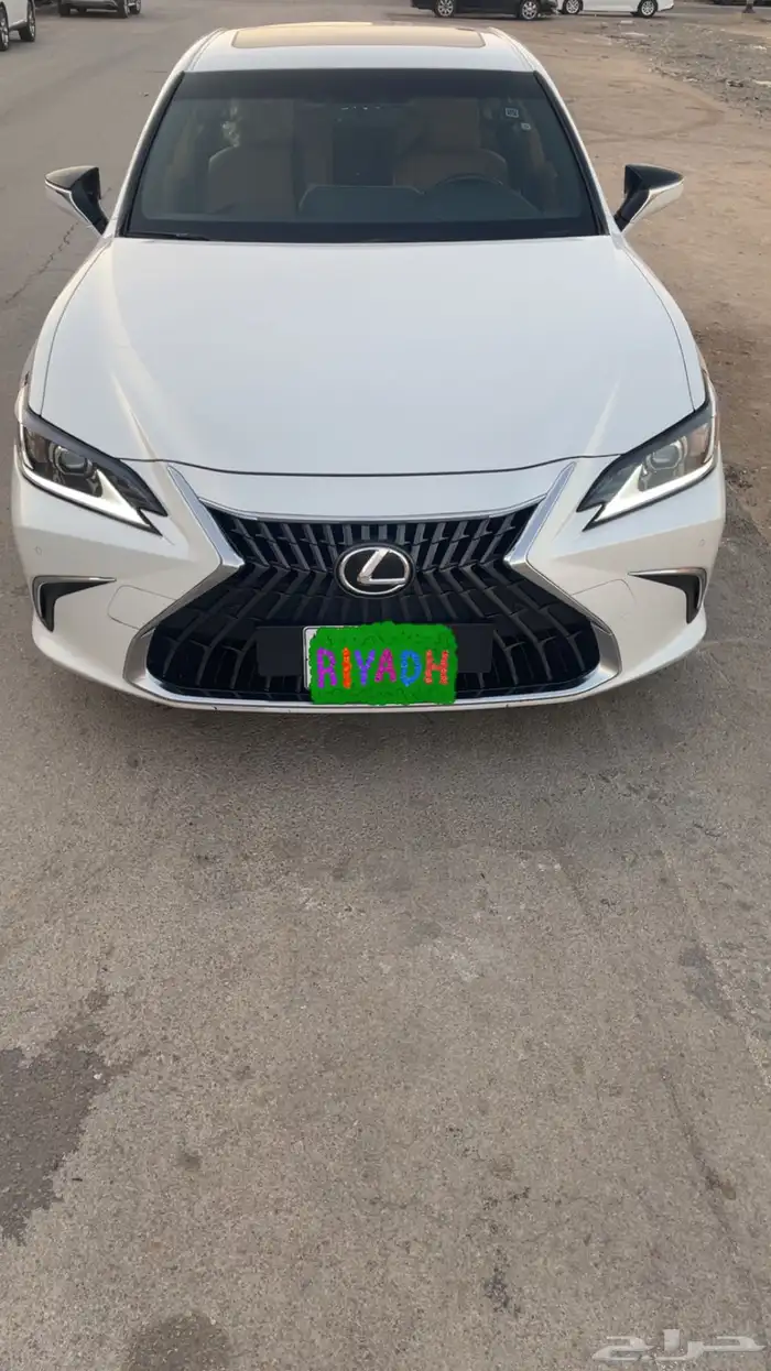لكزس ES300 البدي والمحركات وكاله 2023 سعودي 1