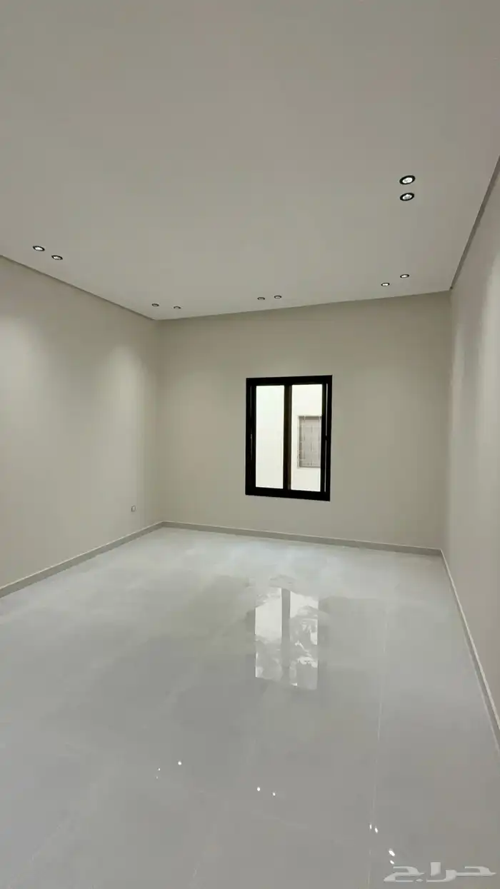 للبيع فيلا شبه منفصله 250 متر بالتاسع تصميم طيب 23