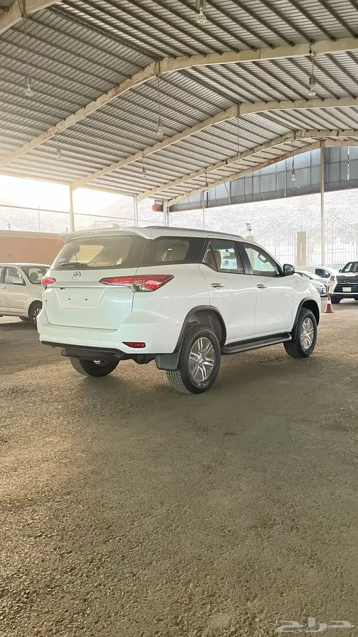 تويوتا فورتشنر بنزين - بدون دبل - 2025 3
