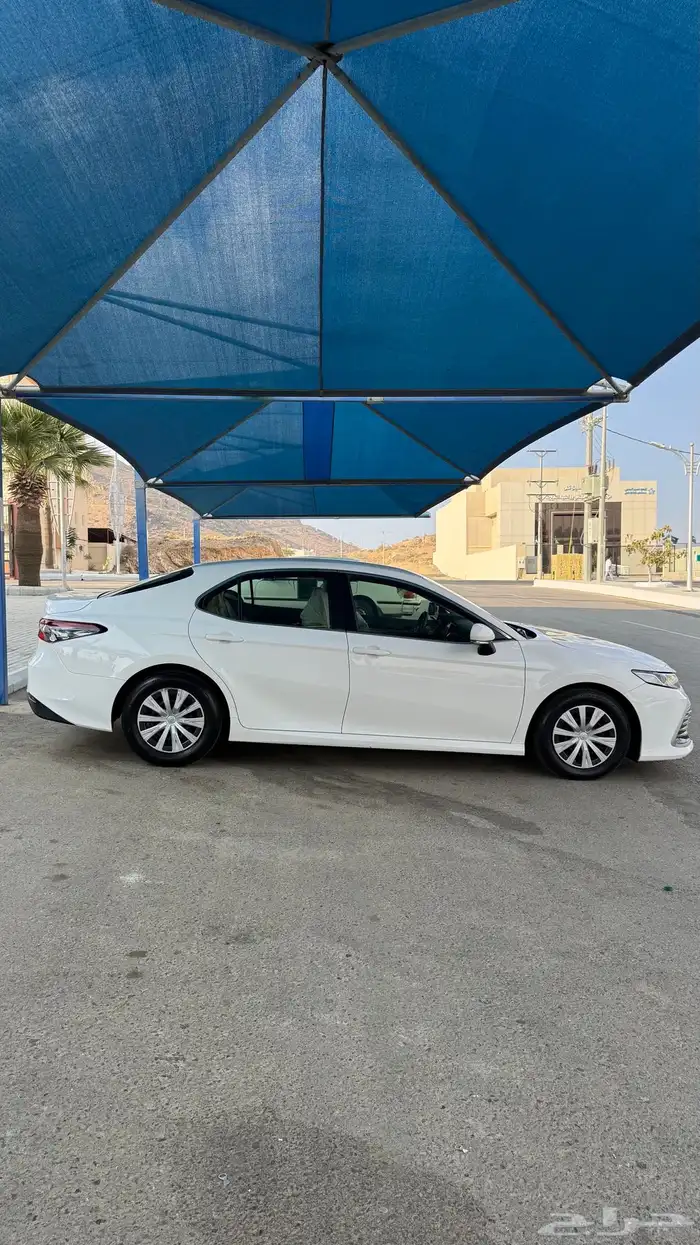 للبيع كامري مخزنه 33