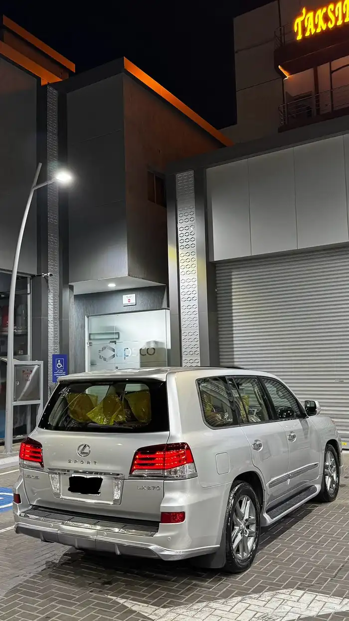 لكزس LX570 2014 فل DD 21