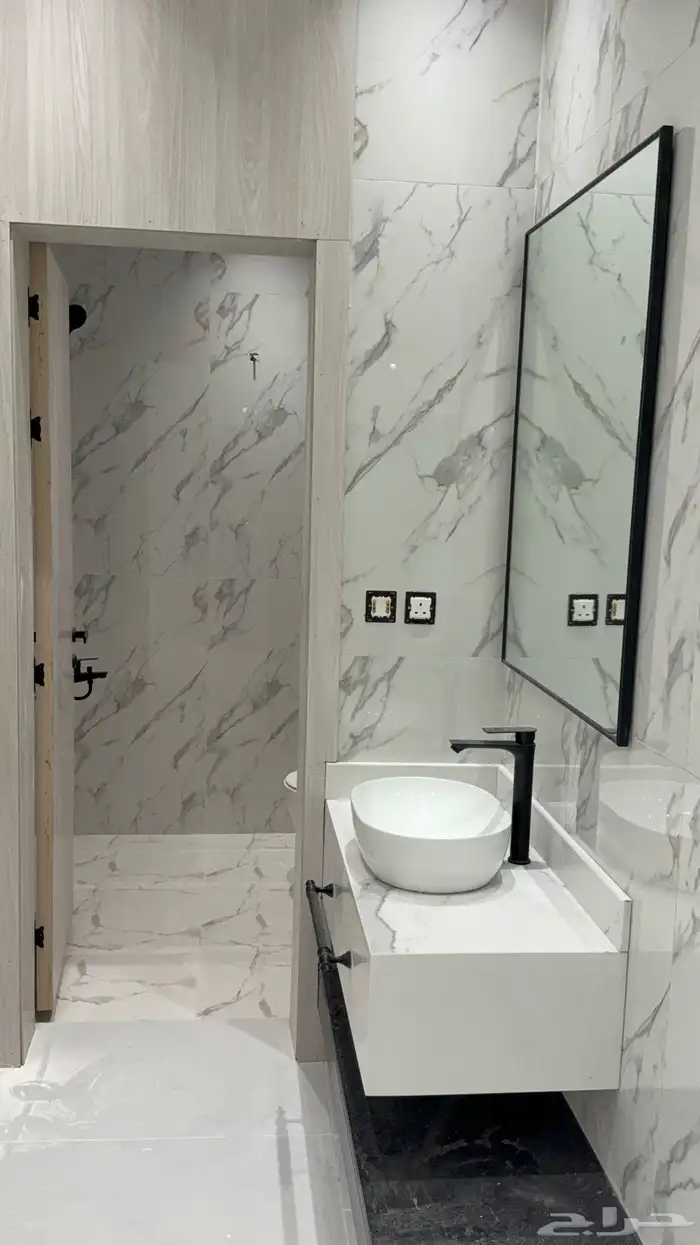 للبيع فيلا شبه منفصله 250 متر بالتاسع تصميم طيب 12