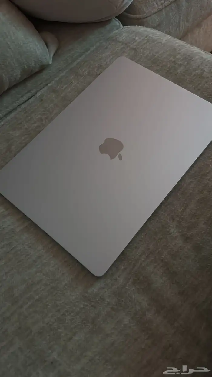 ماك بوك اير m4 حجم الشاشه 15 إنش الرام 24 هاردسك 512 0