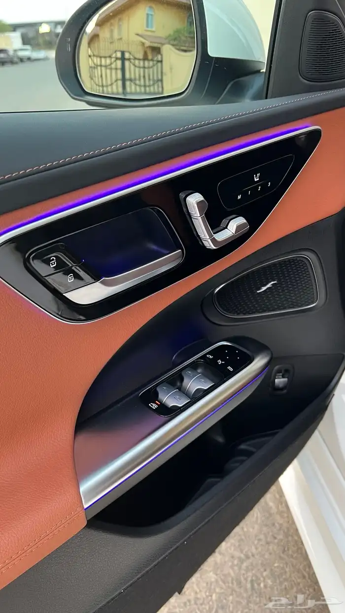 مرسيدس C300 موديل 2023 عداد 6 آلاف كيلو فقط 32