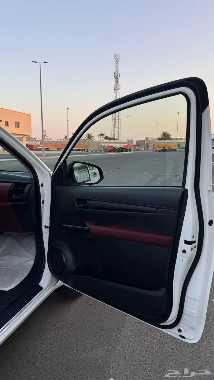 هايلوكس غماره بنزين 2023 12