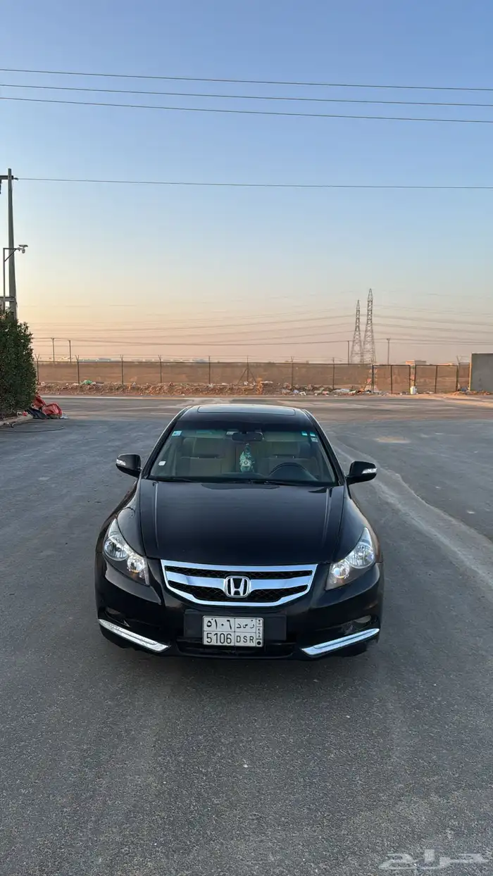 سلام عليكم ورحمة الله اعرض لكم هوندا اكورد موديل 12 7