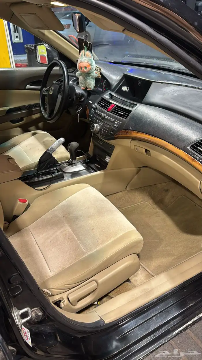 سلام عليكم ورحمة الله اعرض لكم هوندا اكورد موديل 12 5