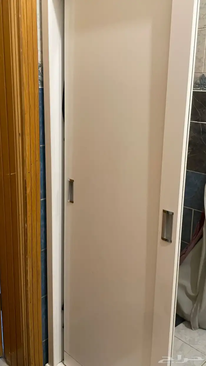 دولاب من اجود انواع الخشب سحب نضيف جدن 1