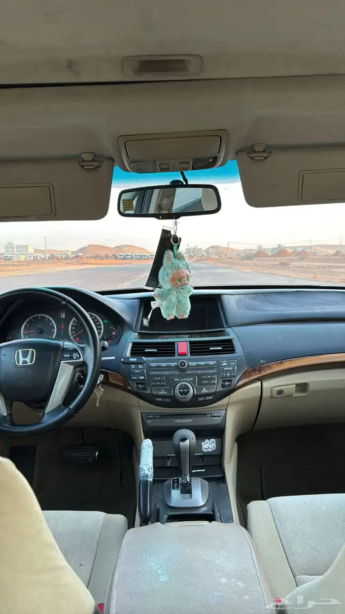 سلام عليكم ورحمة الله اعرض لكم هوندا اكورد موديل 12 17