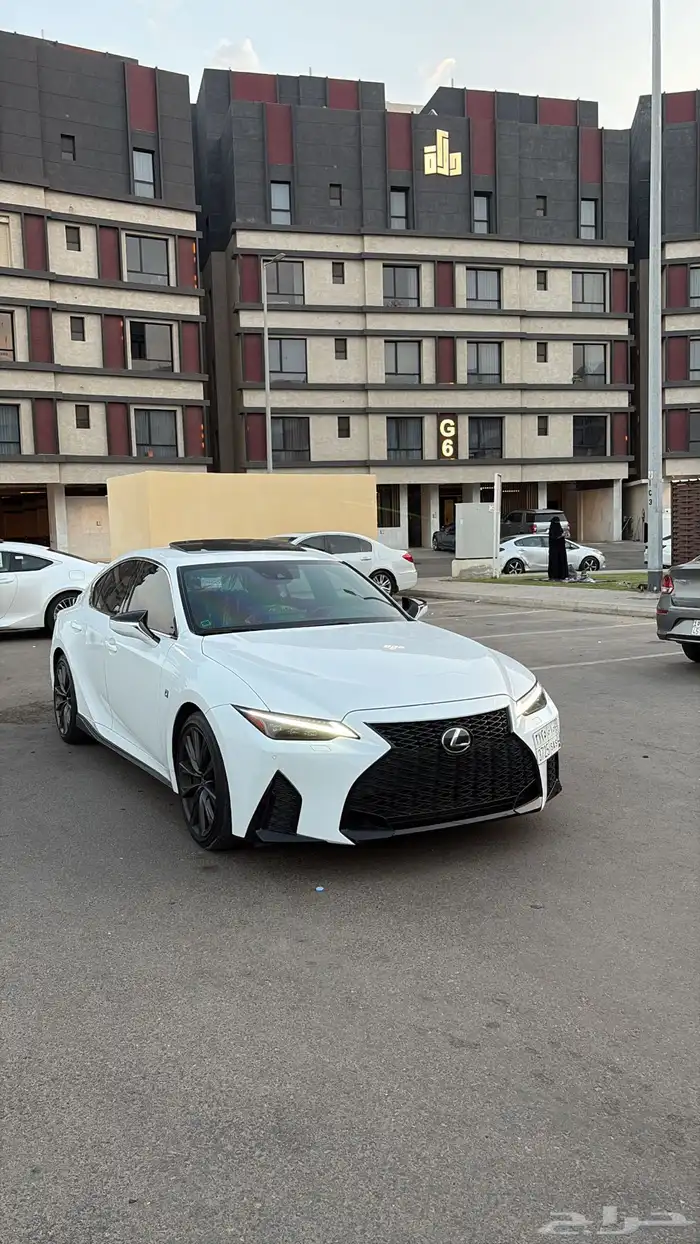 لكزس IS 350 F-sport 2023 0